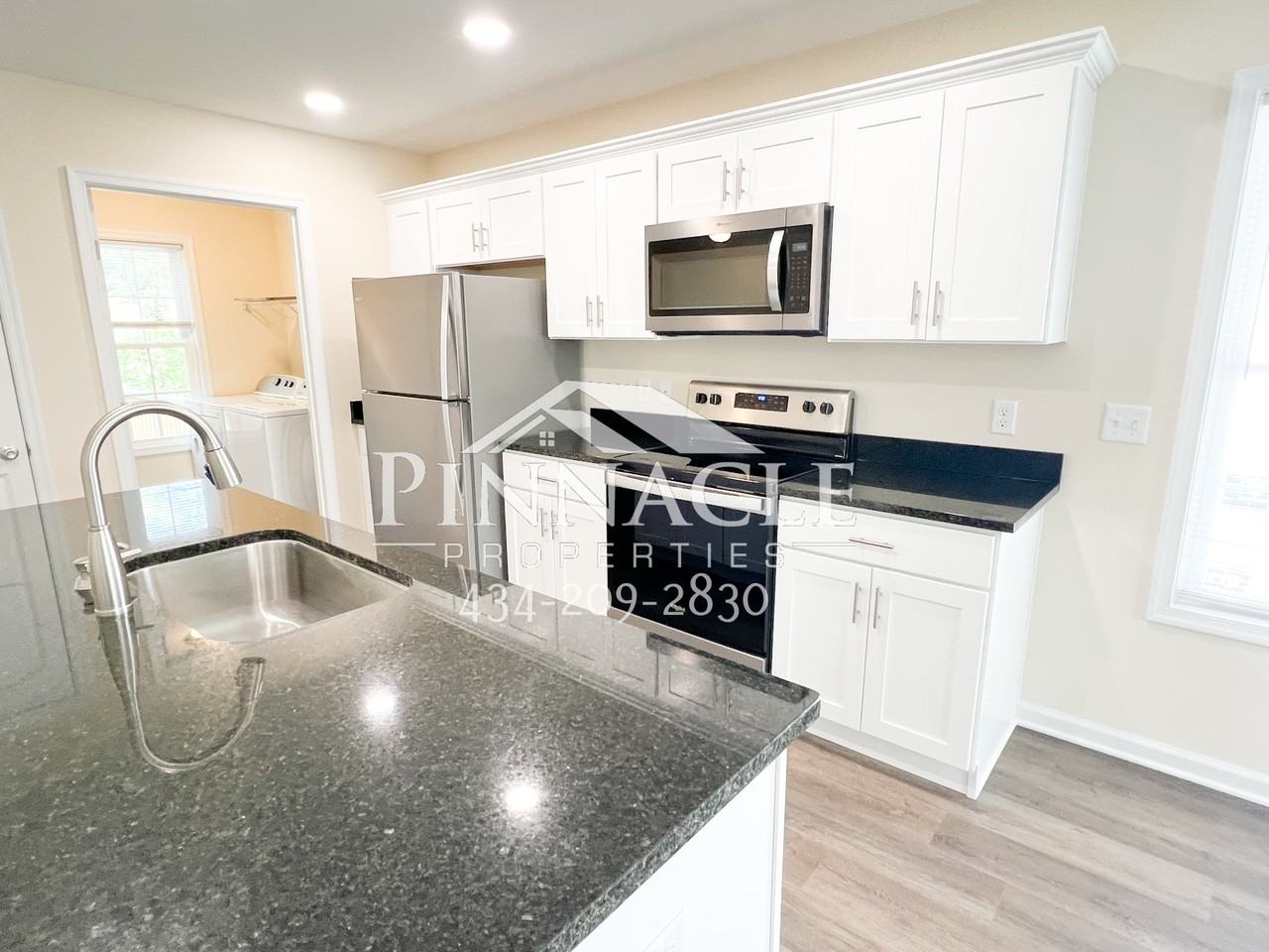 2305 Tazewell Ave #B - Photo 6 of 32