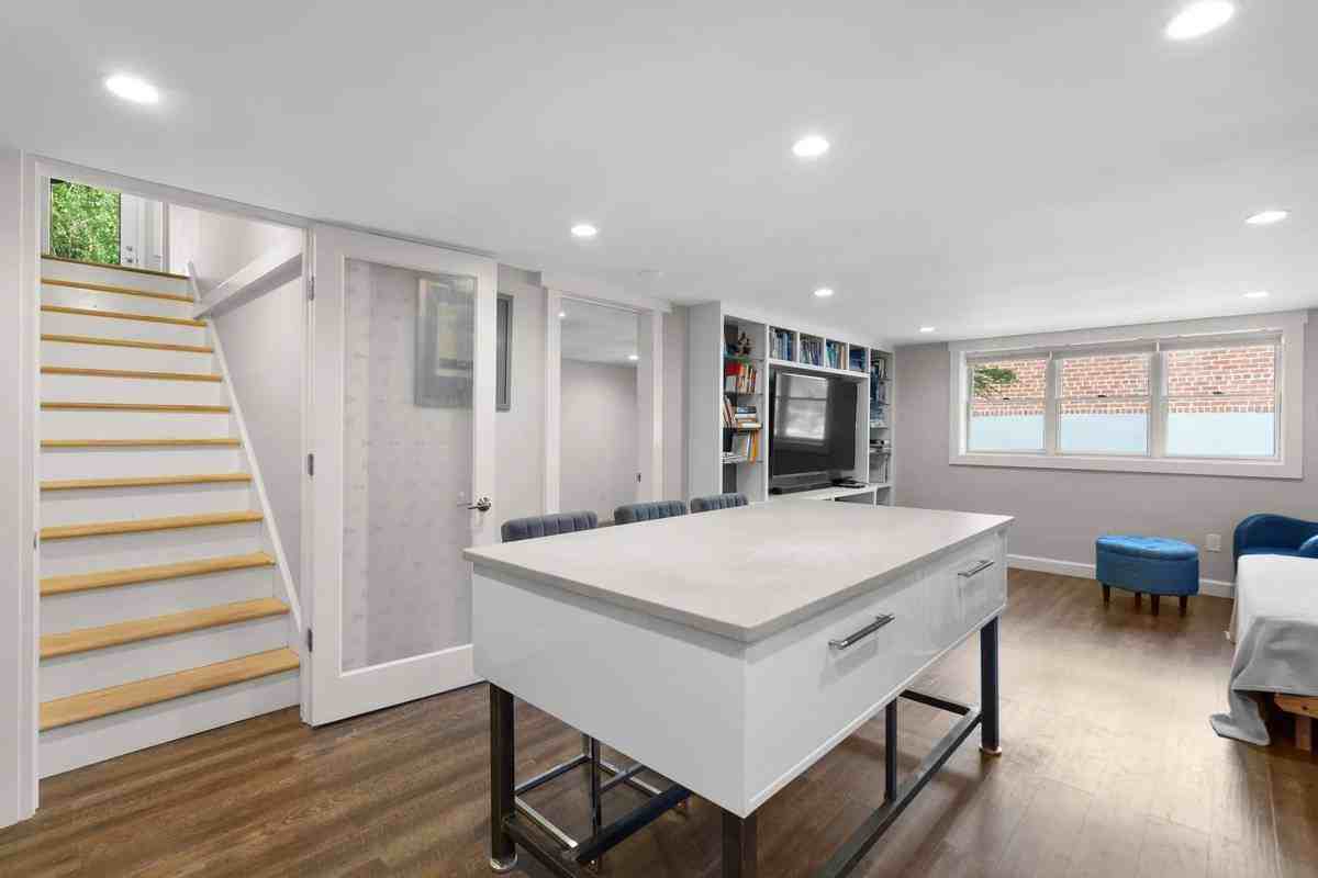 4701 Olden Rd #B - Photo 3 of 16