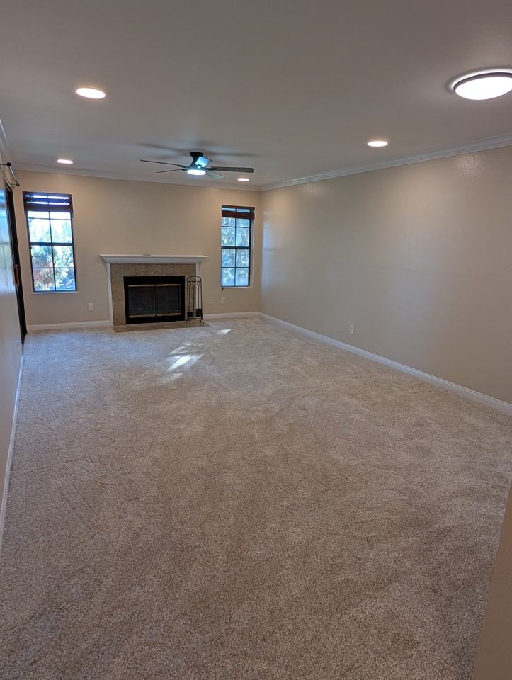 14942 Avenida Venusto #102 - Photo 2 of 12