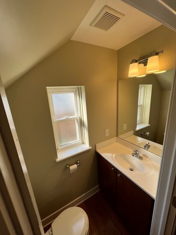 1088 Perry St #C - Photo 3 of 16
