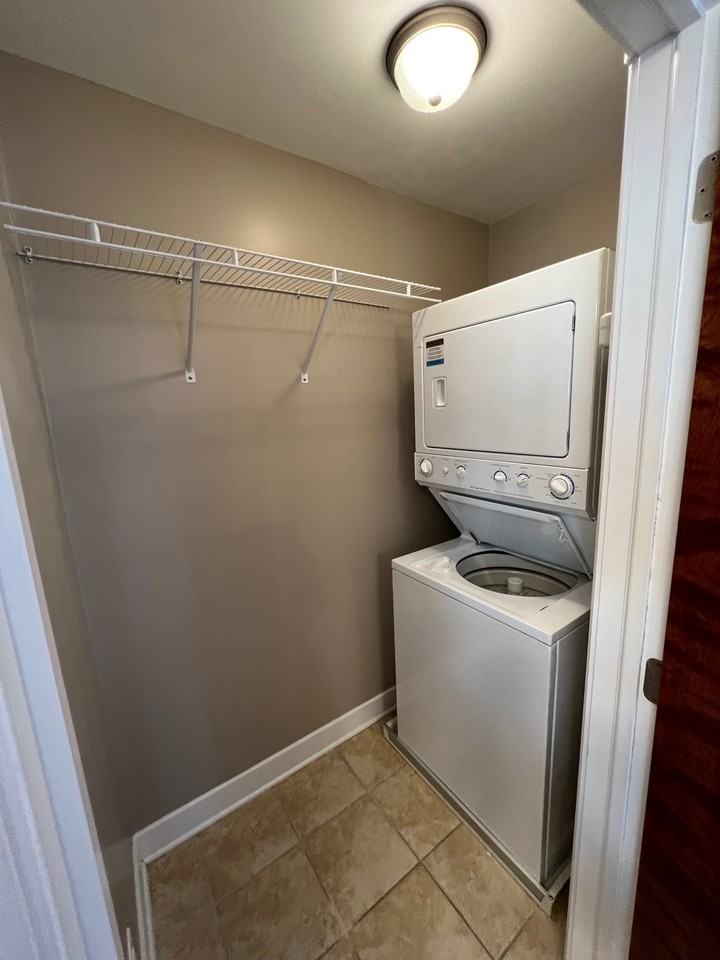 1088 Perry St #C - Photo 7 of 16