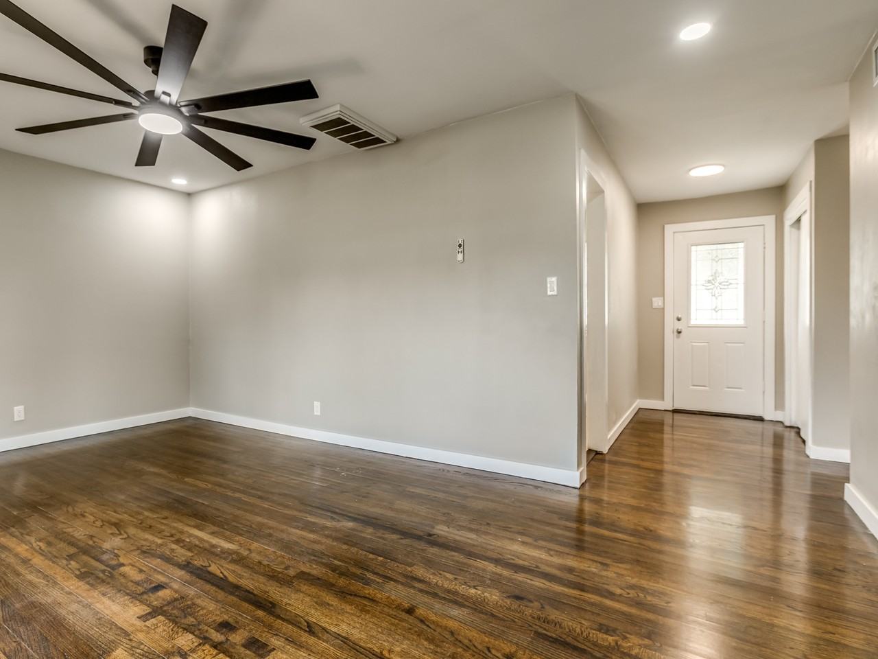 409 Ne Myers Ave #NA - Photo 3 of 22