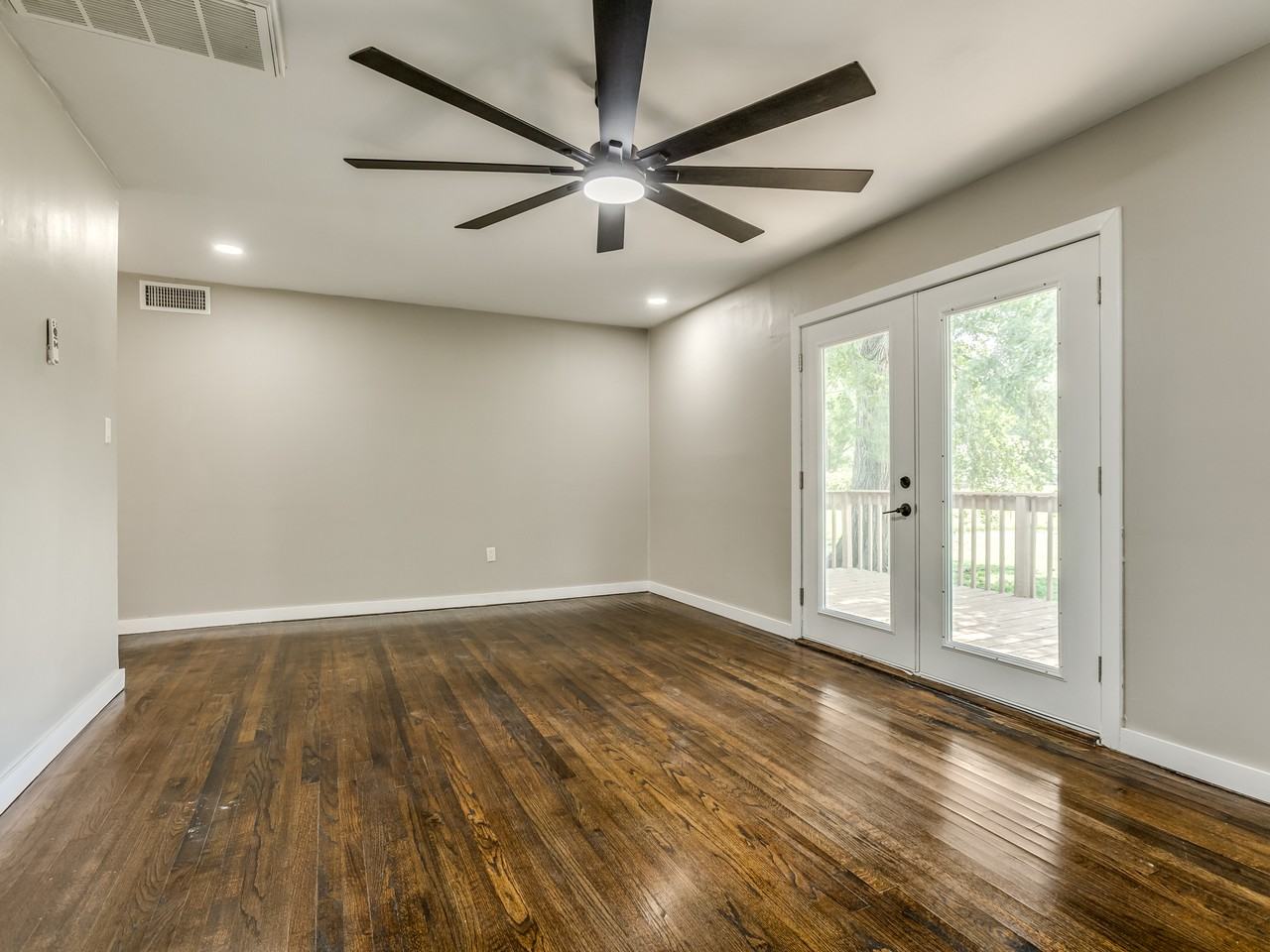 409 Ne Myers Ave #NA - Photo 4 of 22