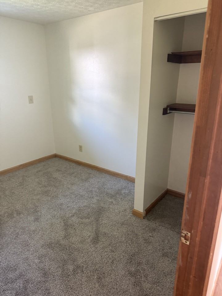 186 Valleyview Dr #NA - Photo 5 of 8