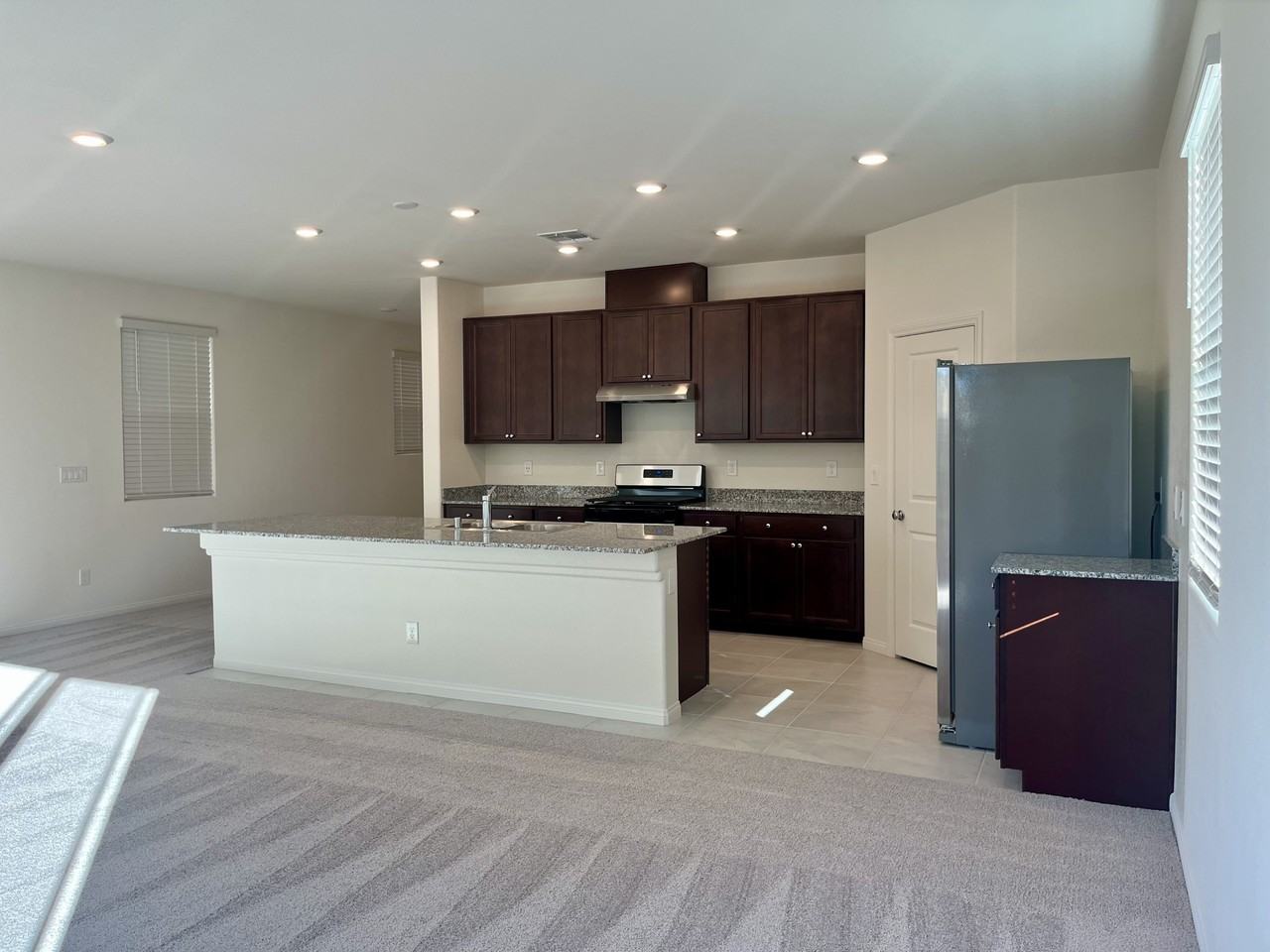 6947 Wildhorse Creek St #NA - Photo 4 of 48