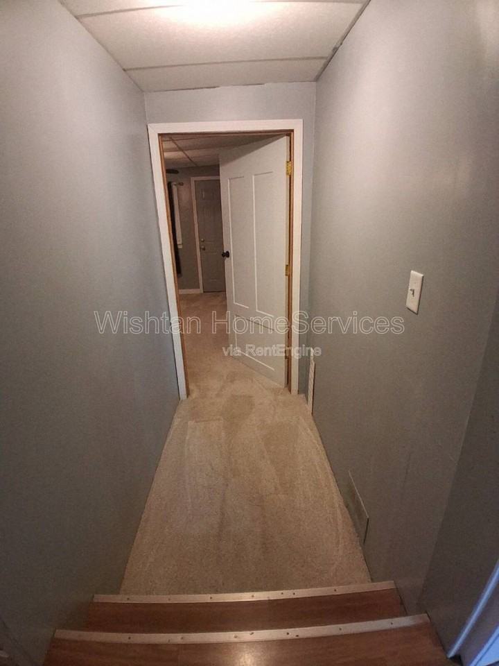 701 N E St - Photo 3 of 10