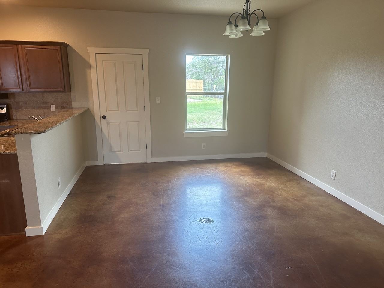 1005 Live Oak Dr #NA - Photo 4 of 10
