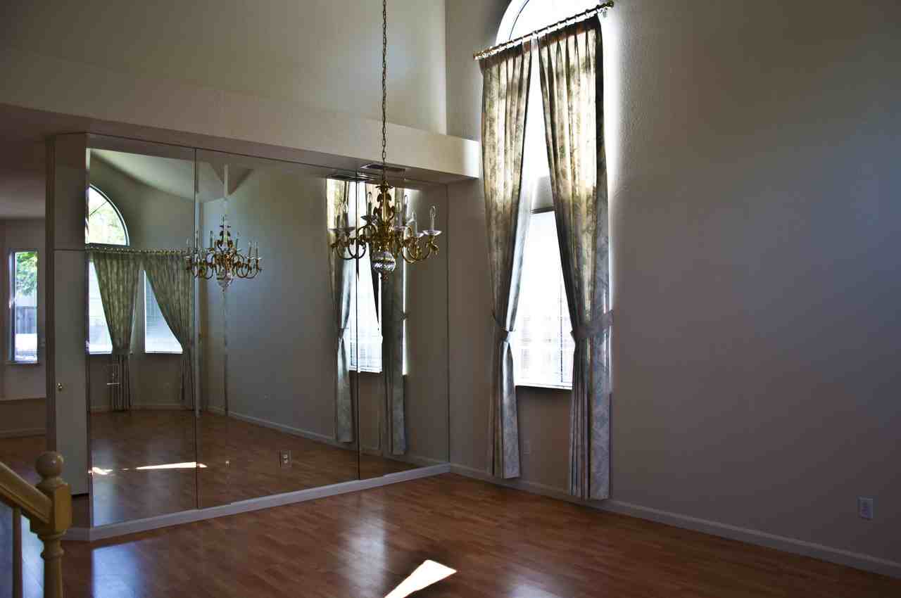 2908 Prairie Ln - Photo 2 of 27