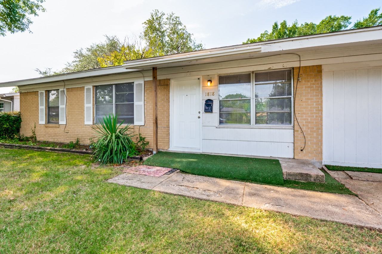 1818 Highland Dr #NA - Photo 3 of 26