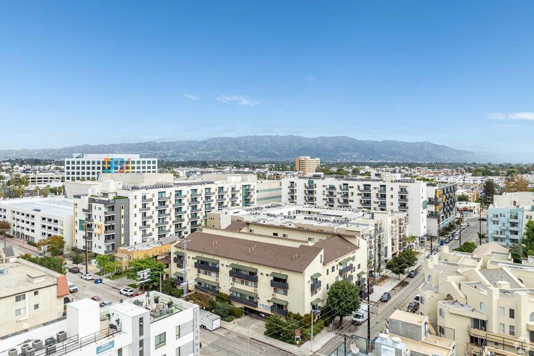 Las Casitas Apartments - Photo 5 of 50