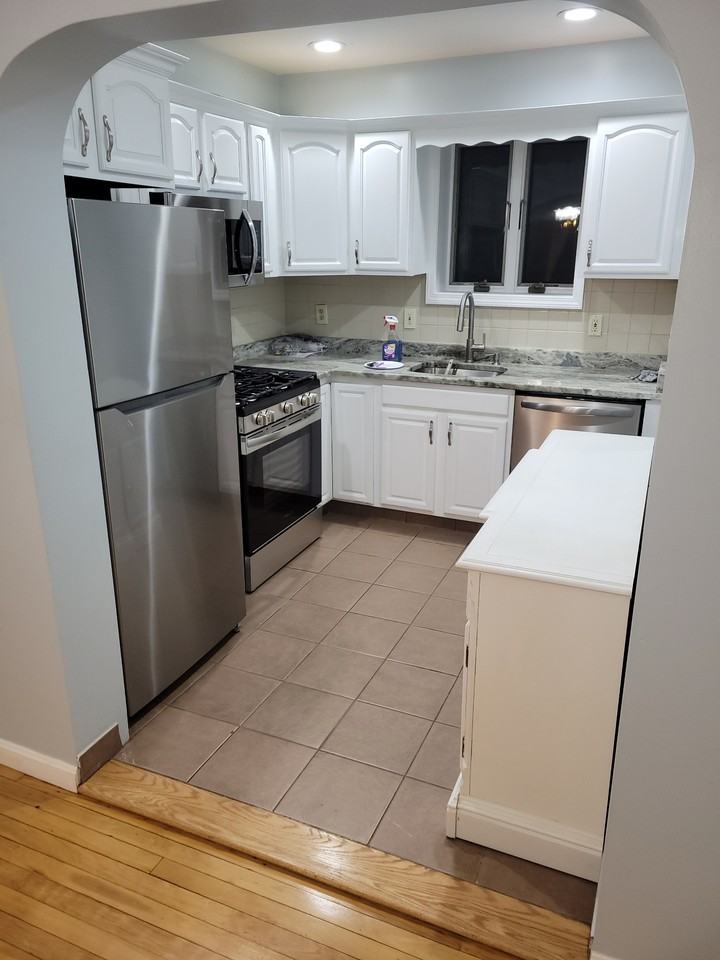 630 Weetamoe St #2 - Photo 7 of 11
