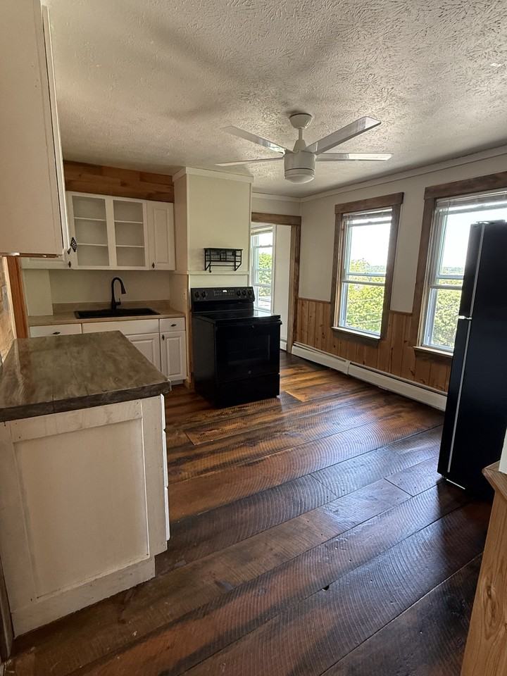23 Prospect St #301