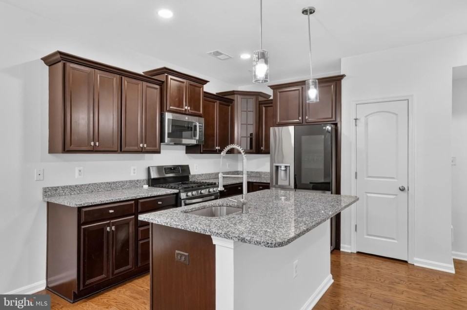2613 Campus Way N #46 - Photo 5 of 40
