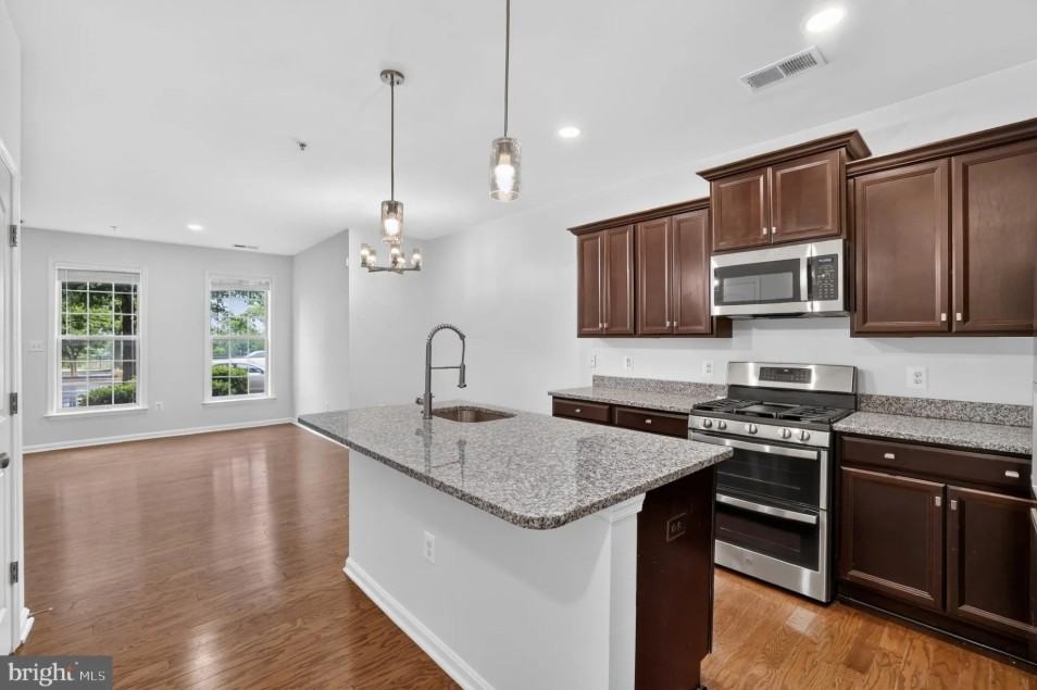 2613 Campus Way N #46 - Photo 7 of 40
