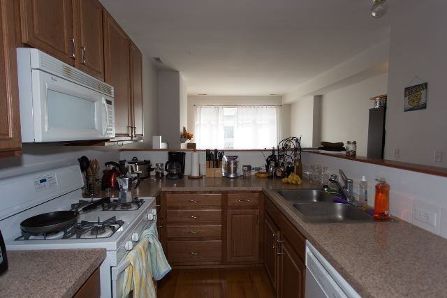 1424 W Belmont Ave #AW9 - Photo 2 of 14