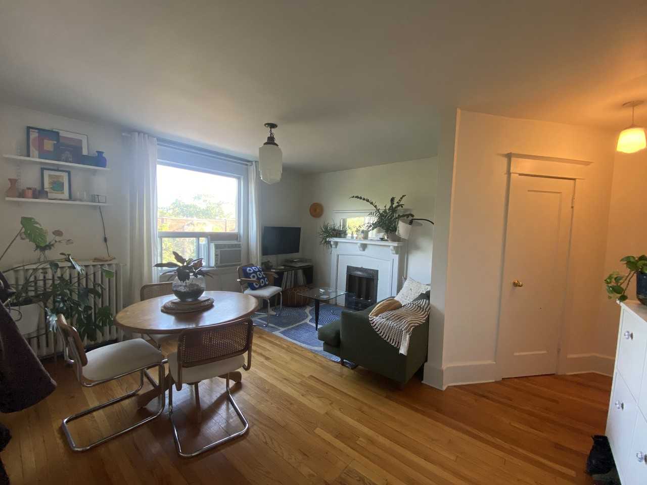 1520 Dundas Street West
