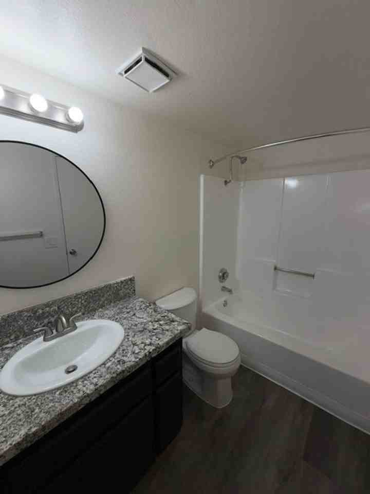 Villa Sienna Apartments - Photo 3 of 11