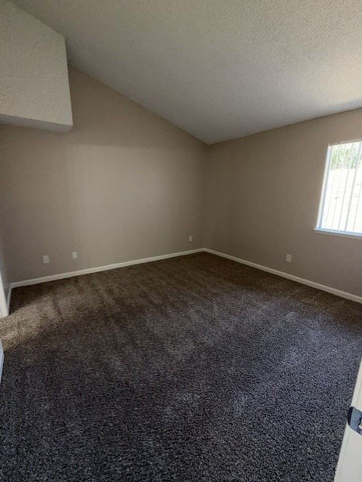 Villa Sienna Apartments - Photo 5 of 11