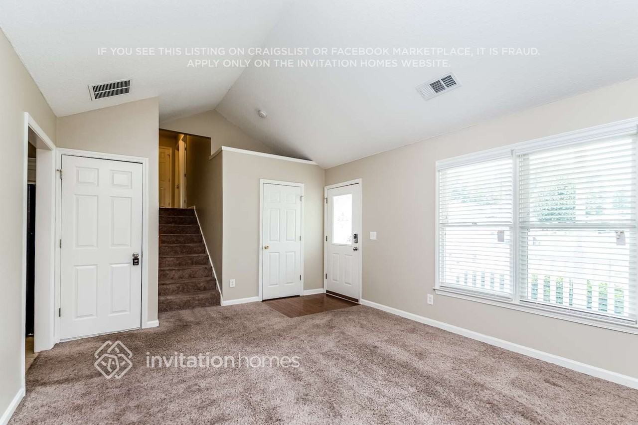 715 Saddle Shoals Dr - Photo 4 of 21