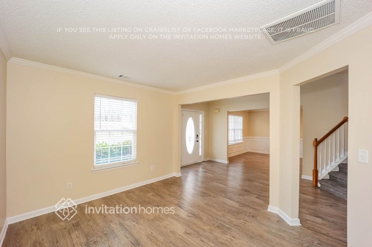 471 Charles Towne Ave - Photo 5 of 19