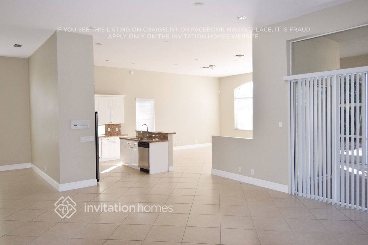 18696 Ocean Mist Dr - Photo 3 of 10