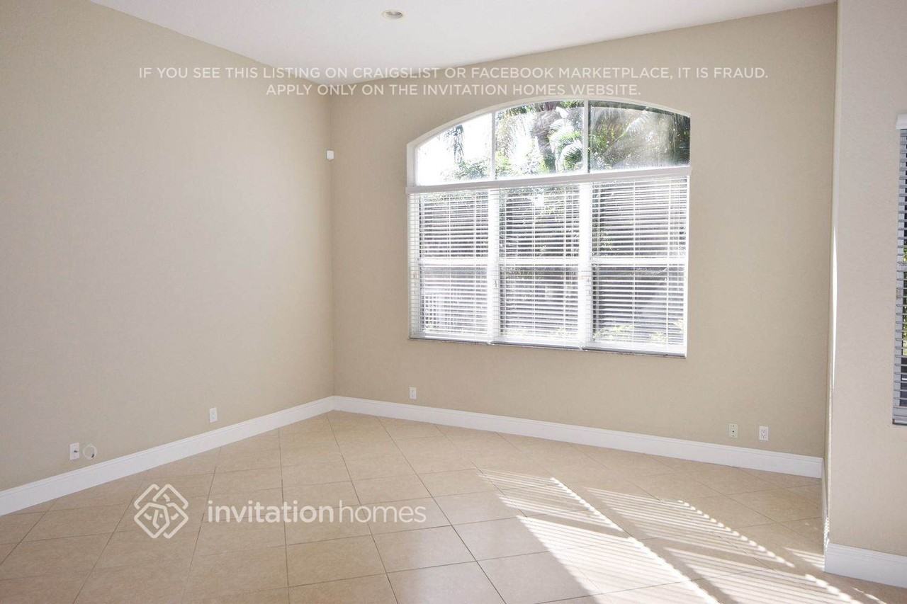 18696 Ocean Mist Dr - Photo 5 of 10