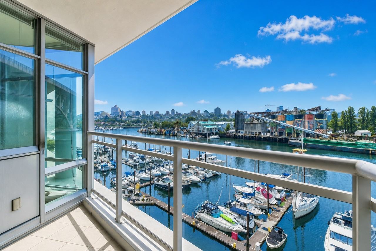 628 Kinghorne Mews #603 - Photo 3 of 9