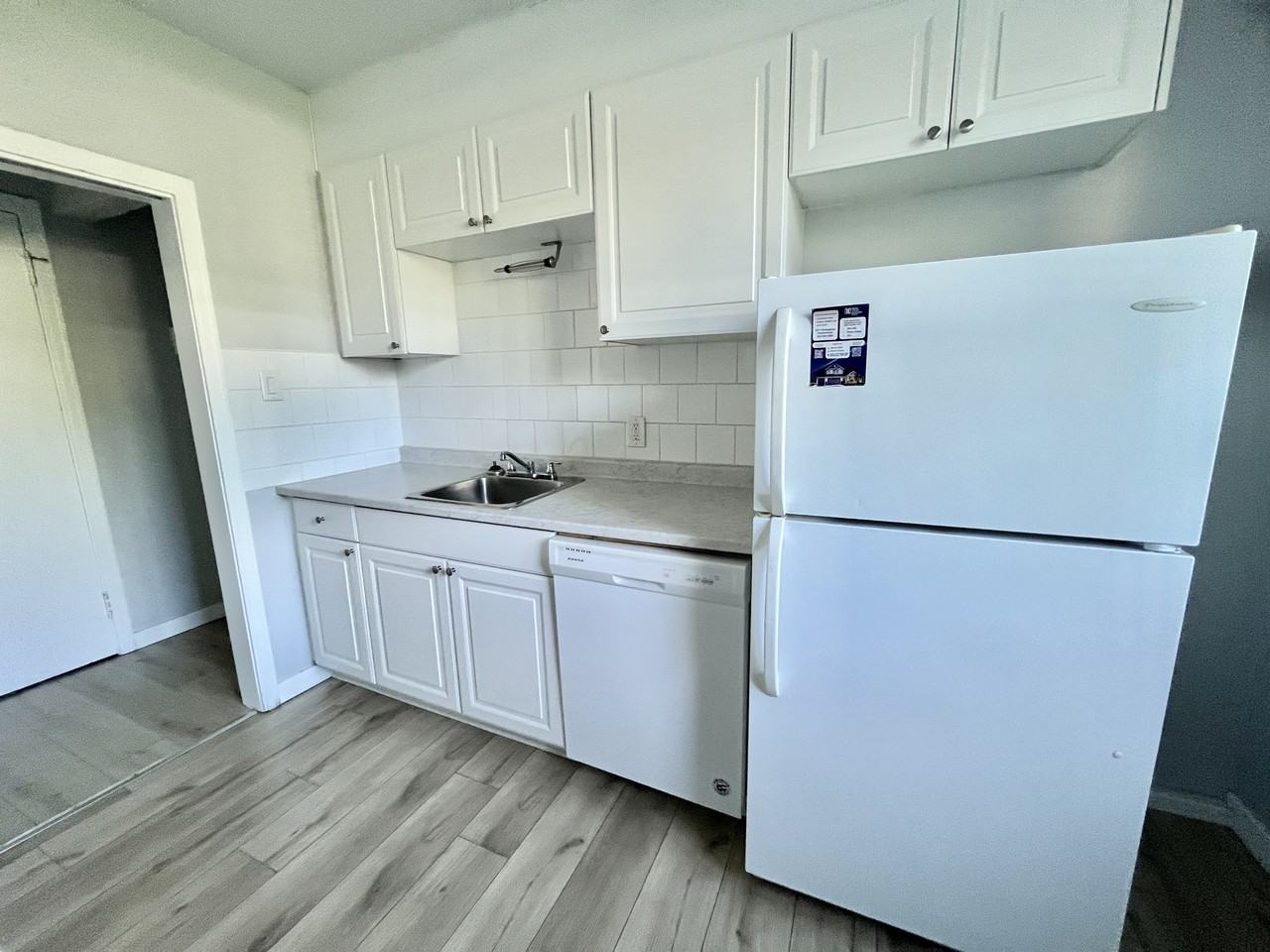 11235 117 St Nw - Photo 2 of 8