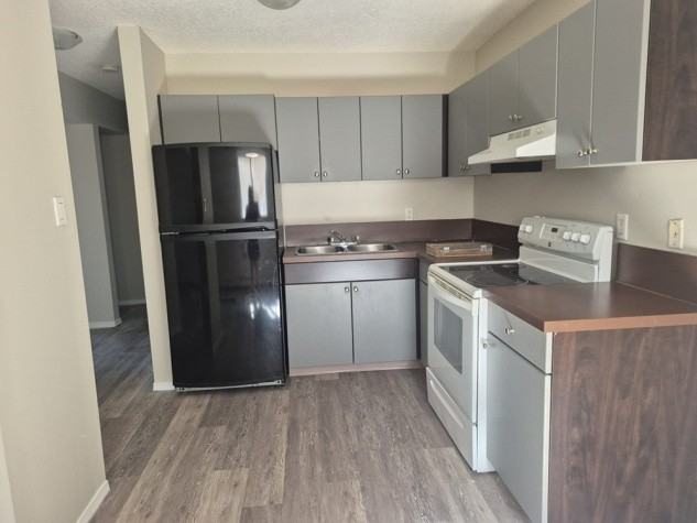6821 59 Ave - Photo 4 of 10