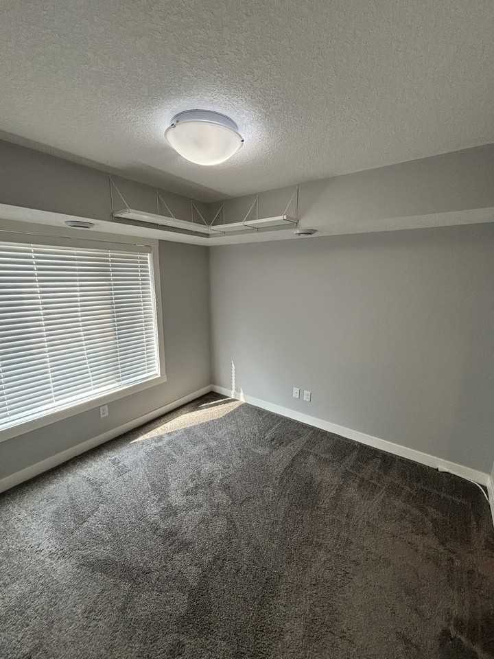 BEAUTIFUL Two Bedroom + 1 Bath Townhouse w/ A/C in Livingston! - Photo 7 of 19