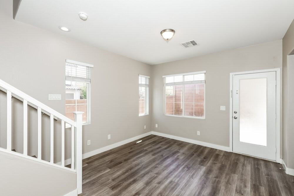 9881 Lime Tree St - Photo 5 of 17