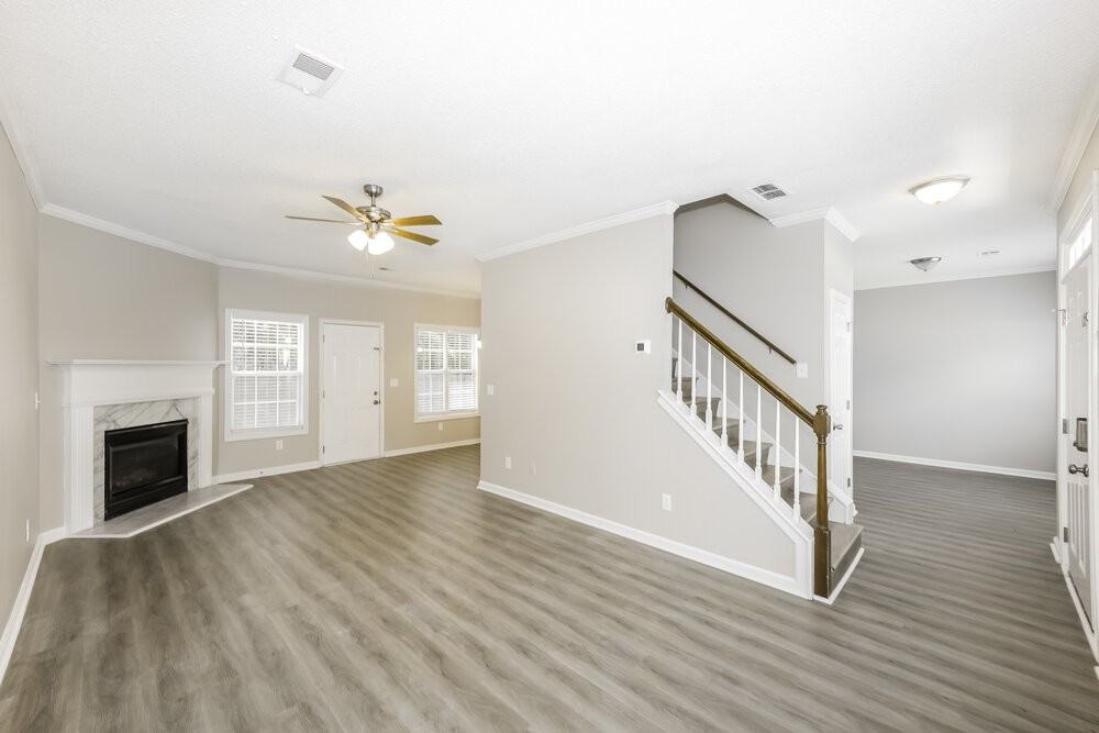 1609 Blossom Dr - Photo 4 of 17