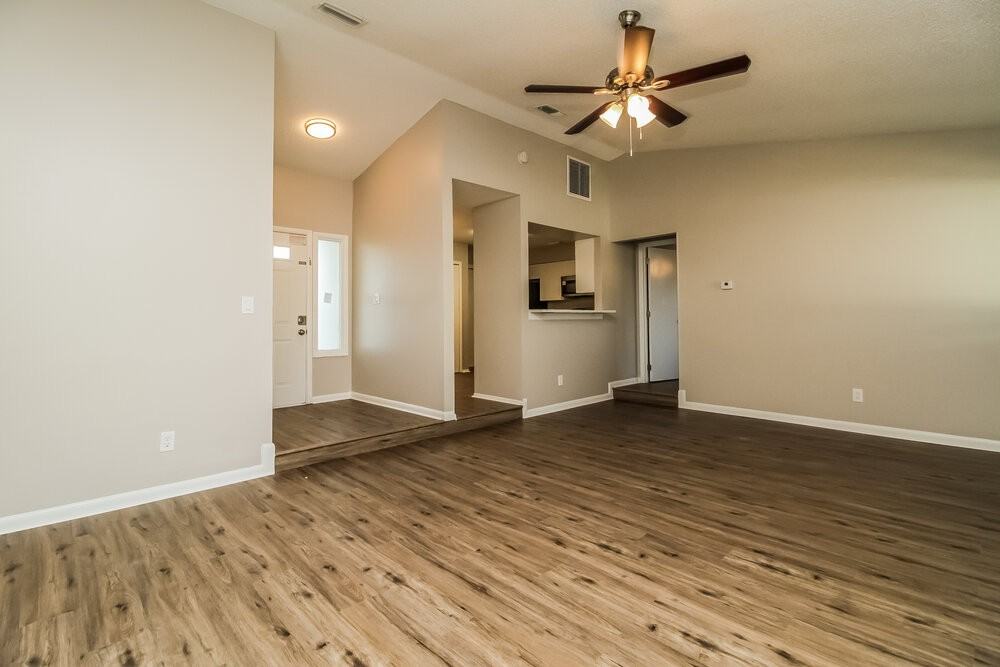 1533 Colony Ave - Photo 4 of 16
