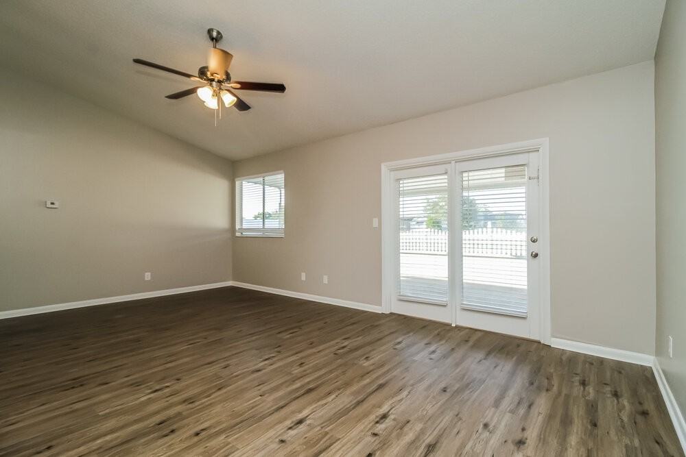1533 Colony Ave - Photo 5 of 16