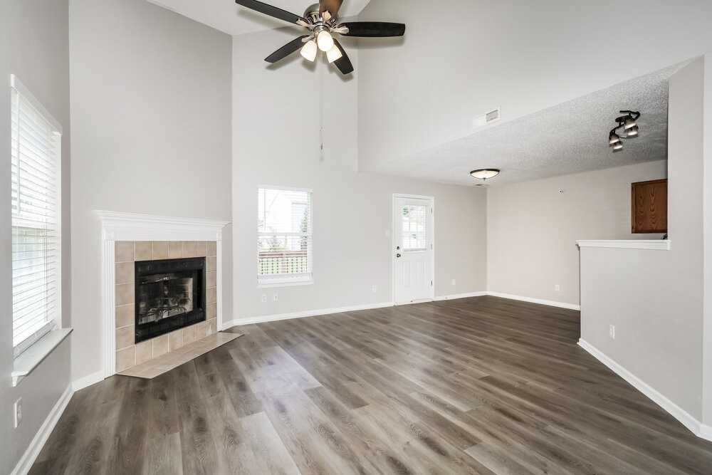 1178 Kenwood Dr - Photo 5 of 17