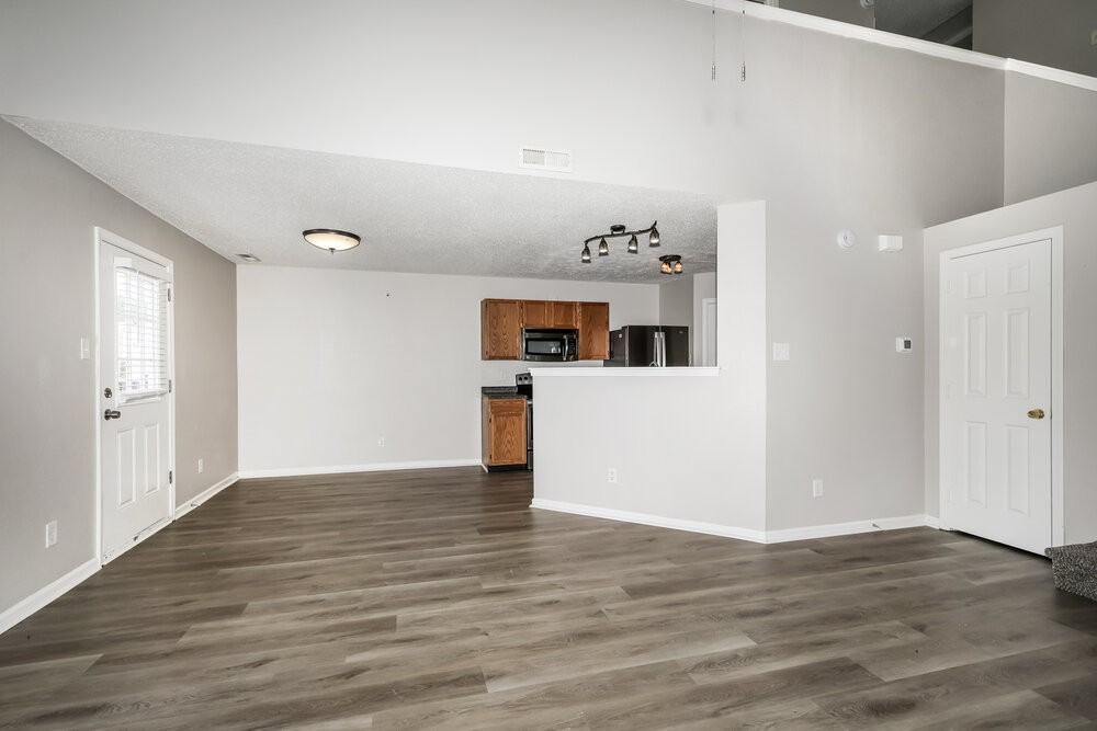 1178 Kenwood Dr - Photo 6 of 17