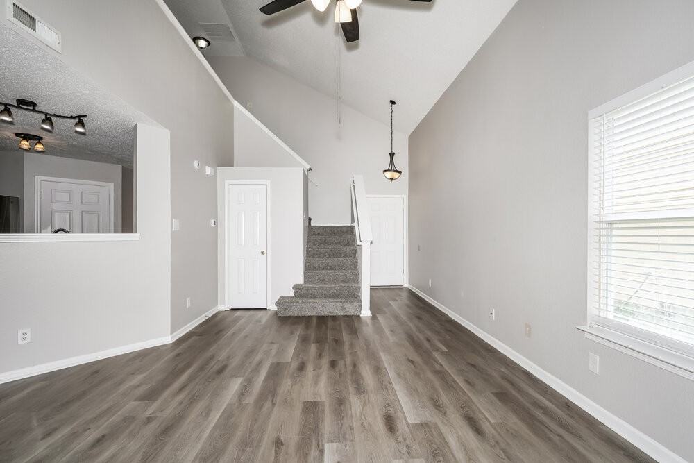 1178 Kenwood Dr - Photo 7 of 17