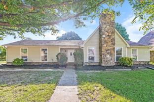 4864 Barkshire Dr - Photo 1 of 1