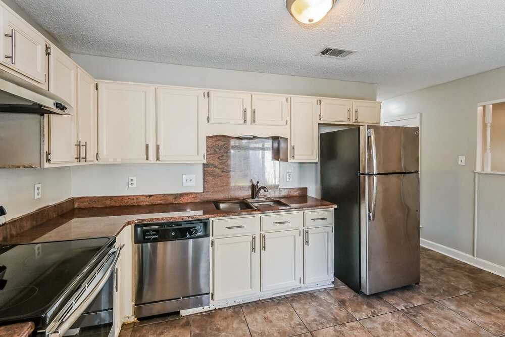 4864 Barkshire Dr - Photo 7 of 16