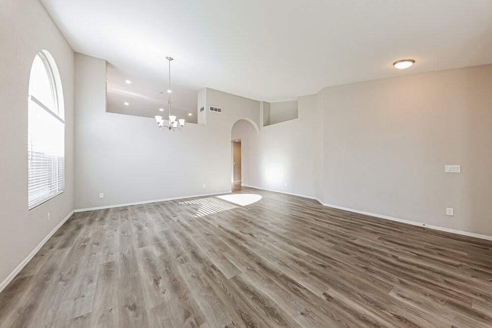 4317 W Electra Ln - Photo 4 of 16