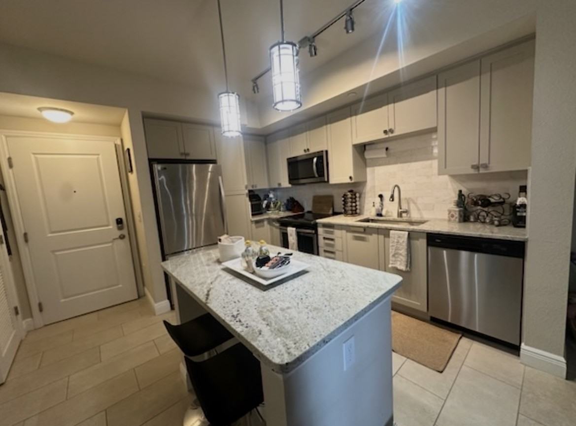 499 Evernia Street #833 - Photo 4 of 31