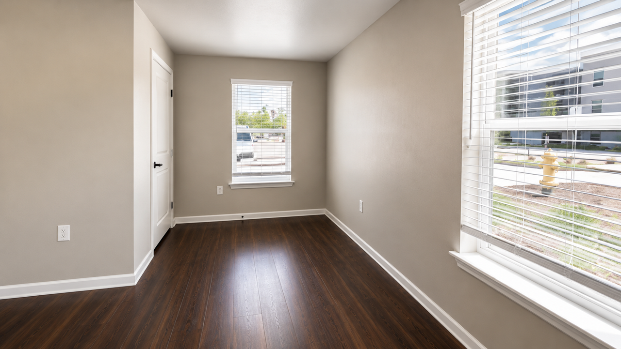 Alton Gloor - Photo 6 of 12