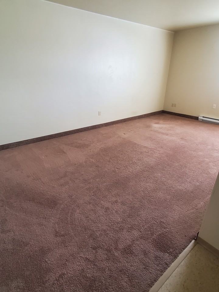 330 Poplar Avenue - Photo 4 of 6