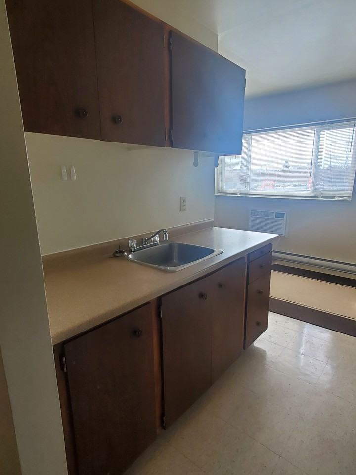 330 Poplar Avenue - Photo 5 of 6