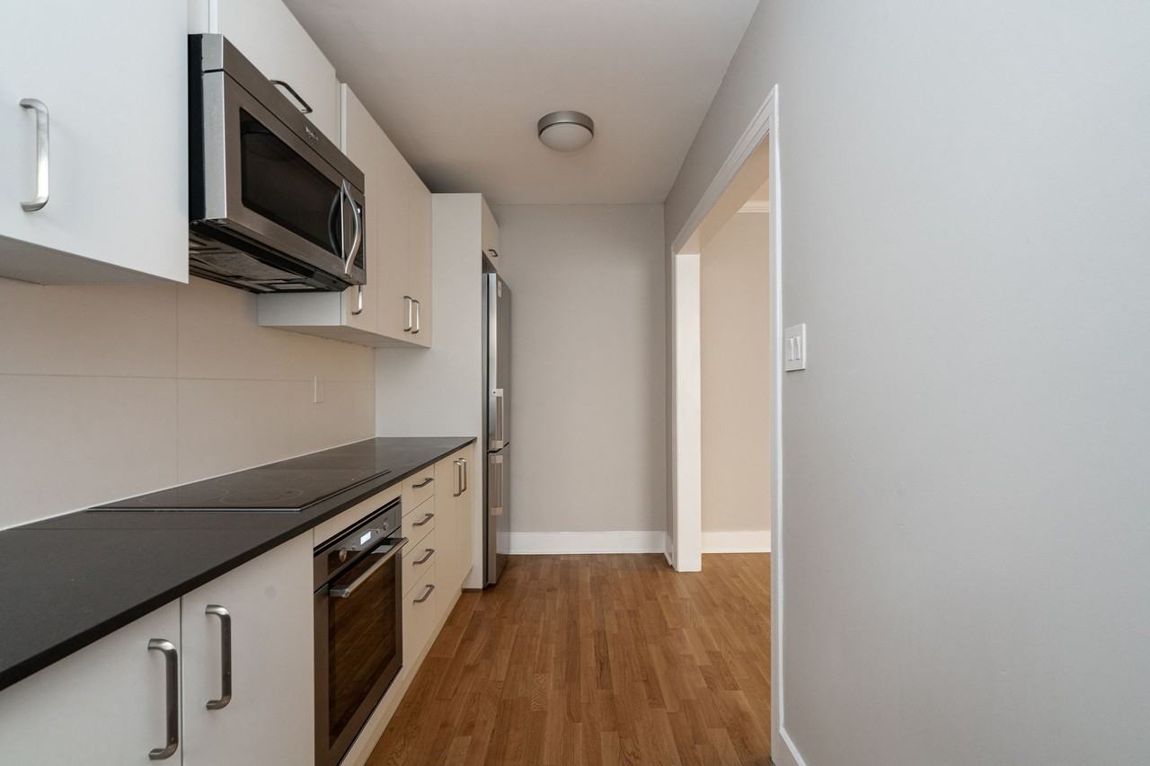 143 - 145 Arlington Avenue - Photo 3 of 10