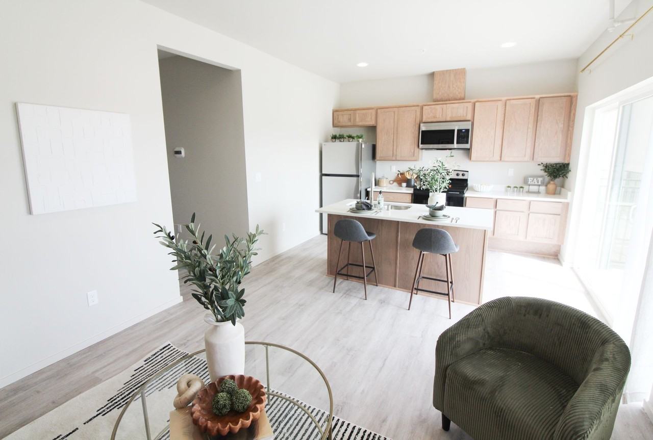 1200 N 8th Ave - Photo 5 of 18