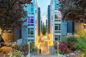 featured image of 8727 Phinney Ave N