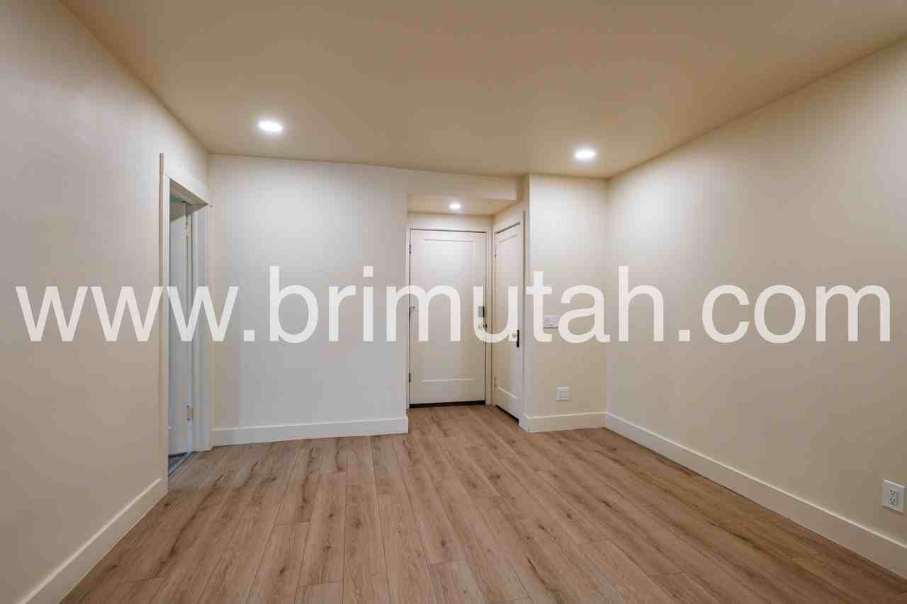 684 W Center St #1 - Photo 5 of 16