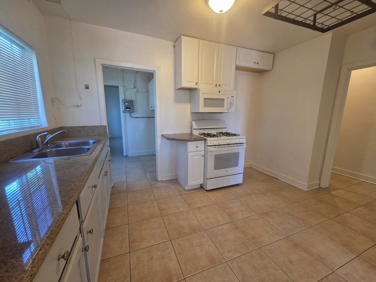 857 E 9th St #857 - Photo 5 of 11