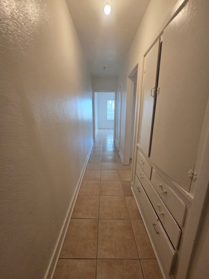 857 E 9th St #857 - Photo 7 of 11